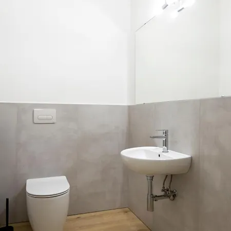 Apartment Con 2 Vicino A Centro E Stazione, *