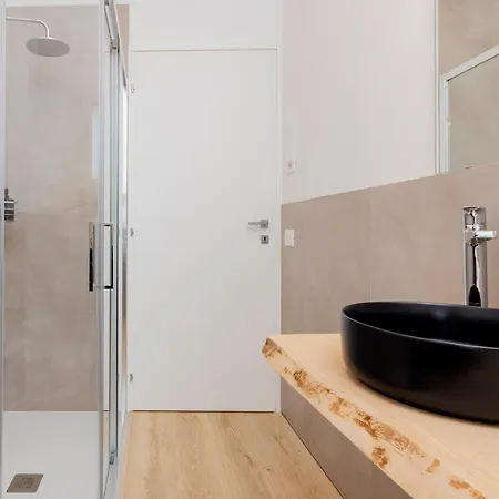 Apartman Con 2 Vicino A Centro E Stazione, *