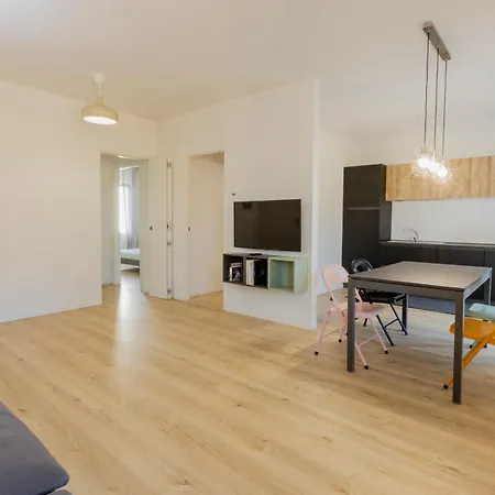 Apartman Con 2 Vicino A Centro E Stazione,